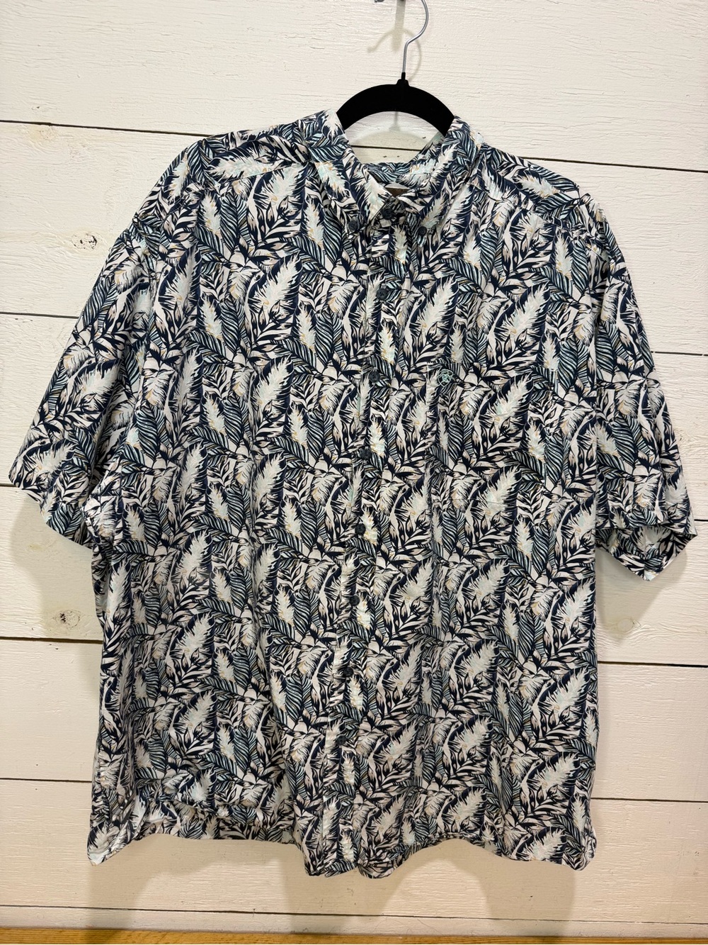 Ariat Men's XXL Short-Sleeve Leaf/ Tropical Print Button-Down - Navy & White